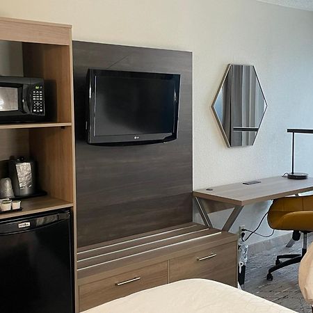 Holiday Inn Express Burlington By Ihg Exteriör bild