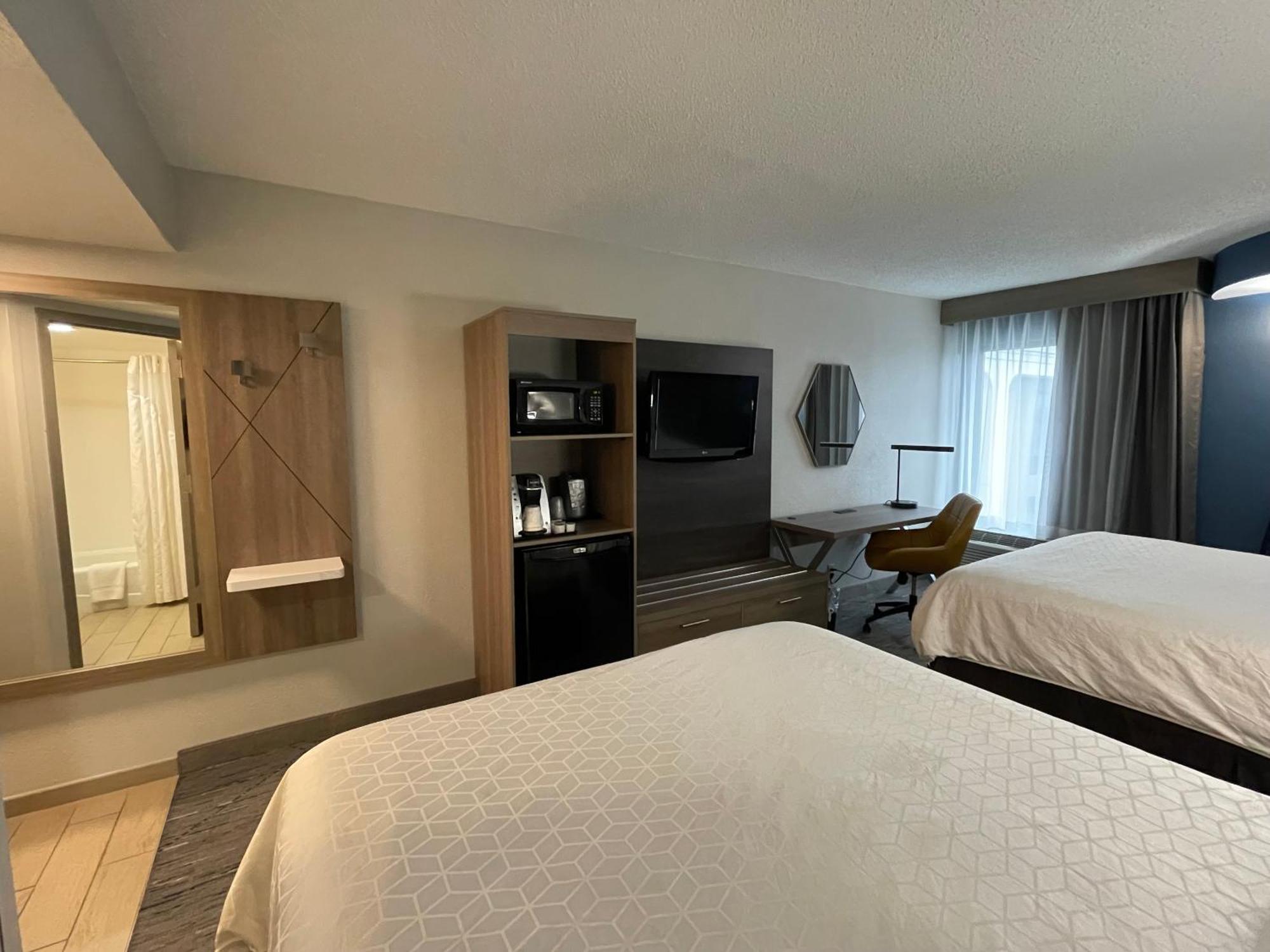 Holiday Inn Express Burlington By Ihg Exteriör bild