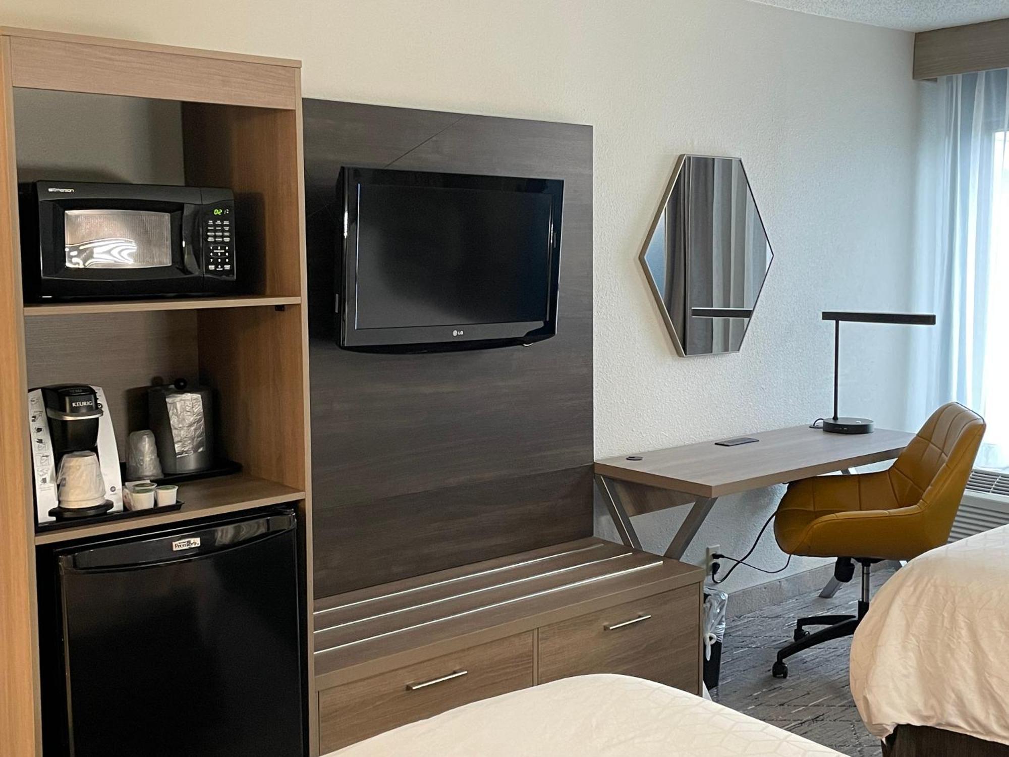 Holiday Inn Express Burlington By Ihg Exteriör bild