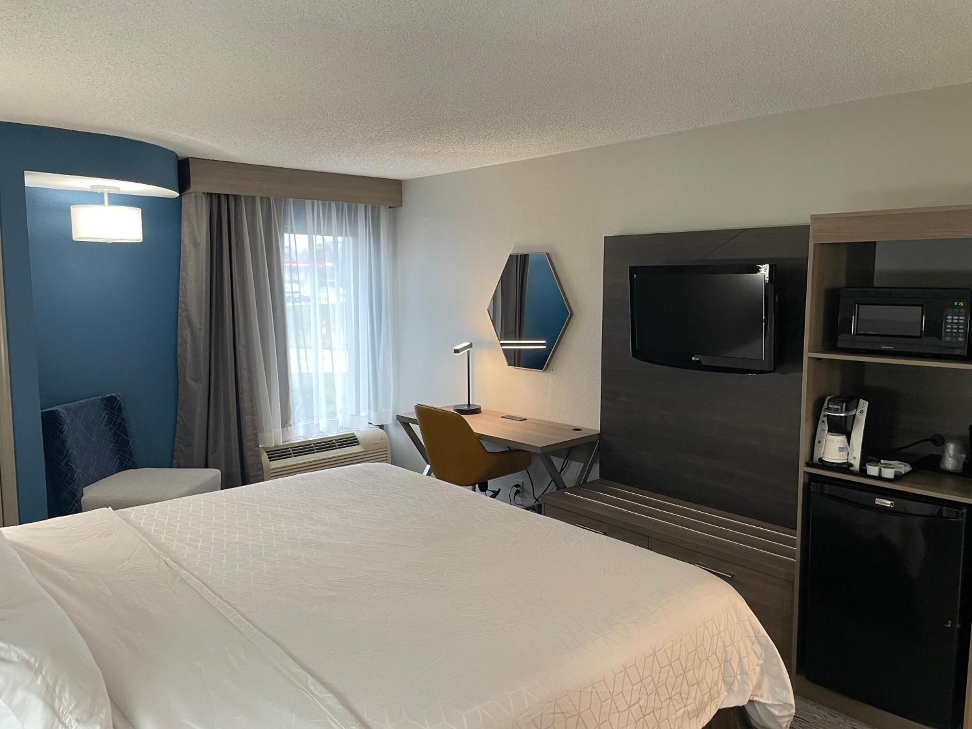Holiday Inn Express Burlington By Ihg Exteriör bild