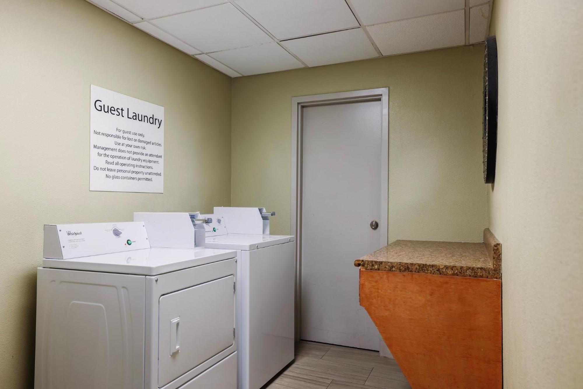 Holiday Inn Express Burlington By Ihg Exteriör bild
