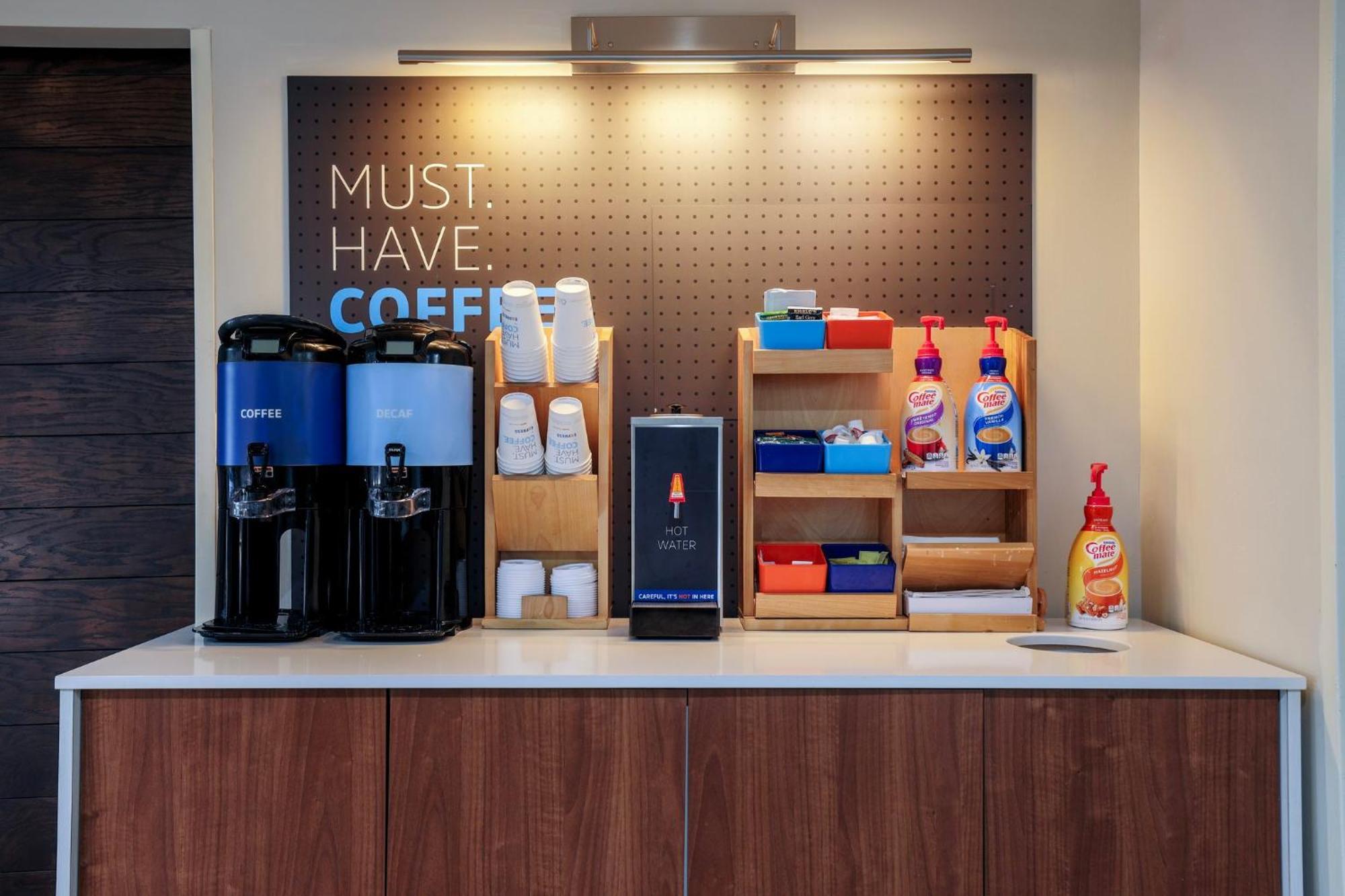 Holiday Inn Express Burlington By Ihg Exteriör bild