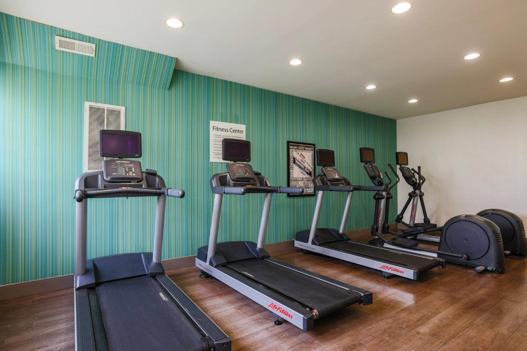 Holiday Inn Express Burlington By Ihg Exteriör bild