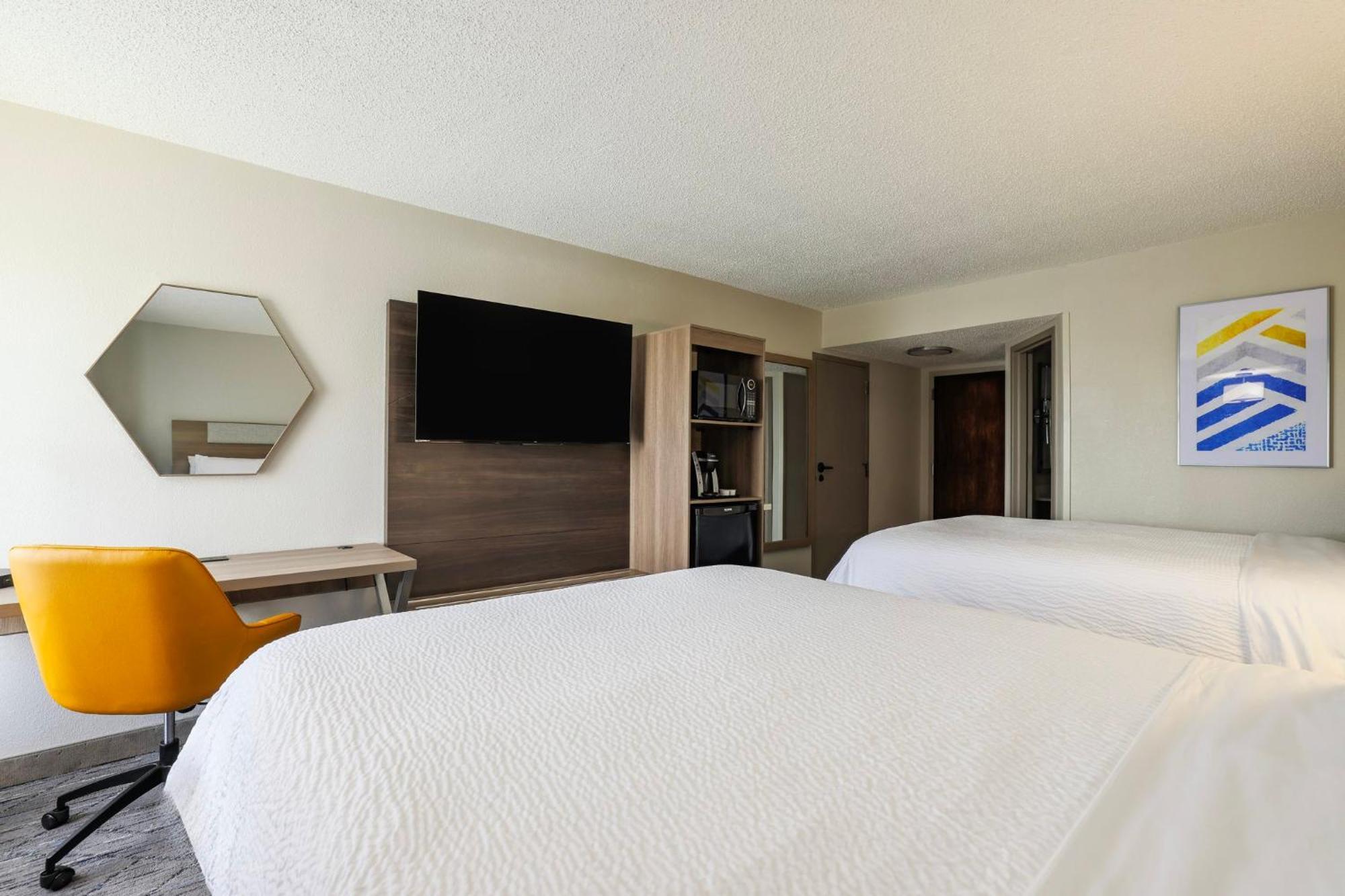 Holiday Inn Express Burlington By Ihg Exteriör bild