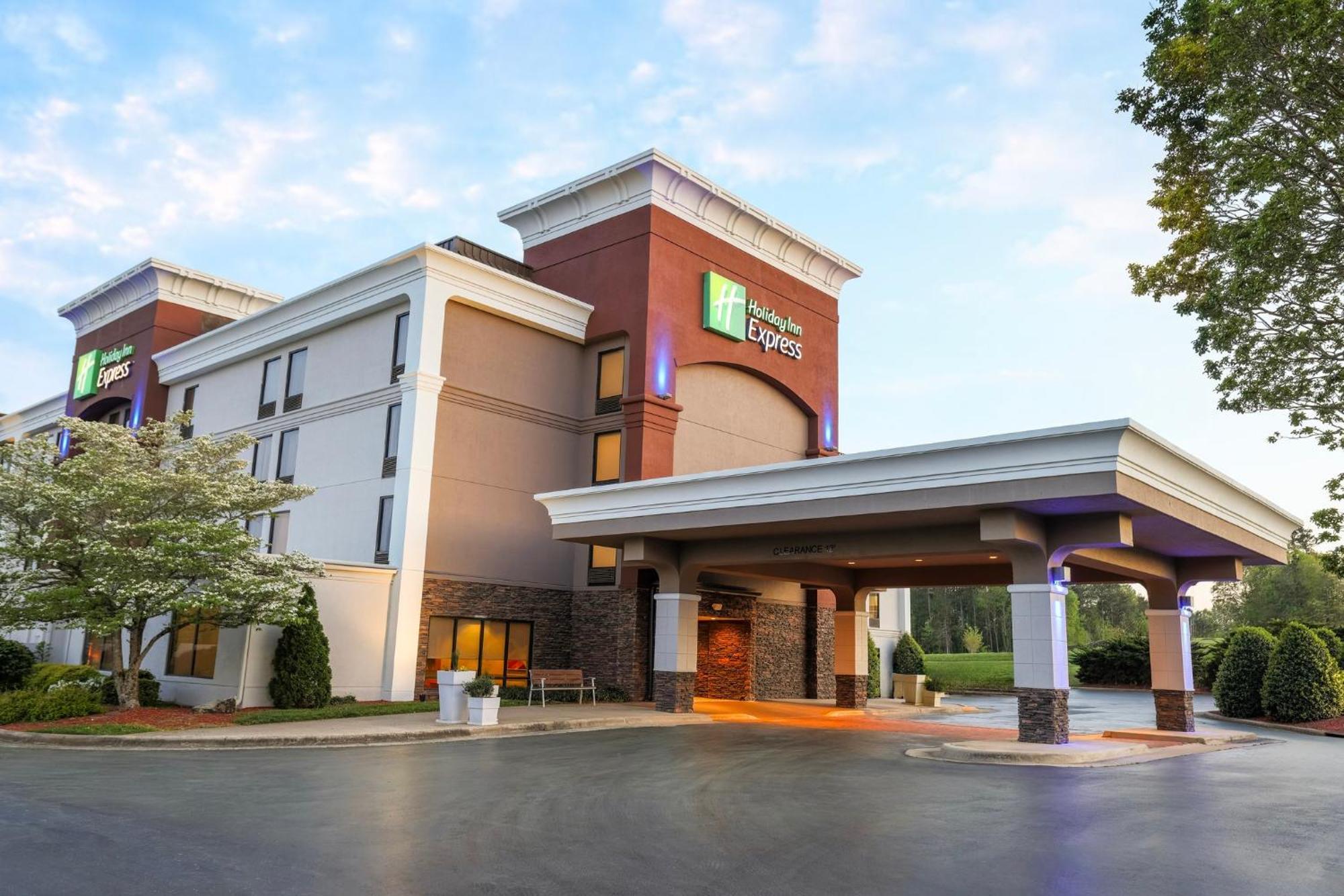 Holiday Inn Express Burlington By Ihg Exteriör bild