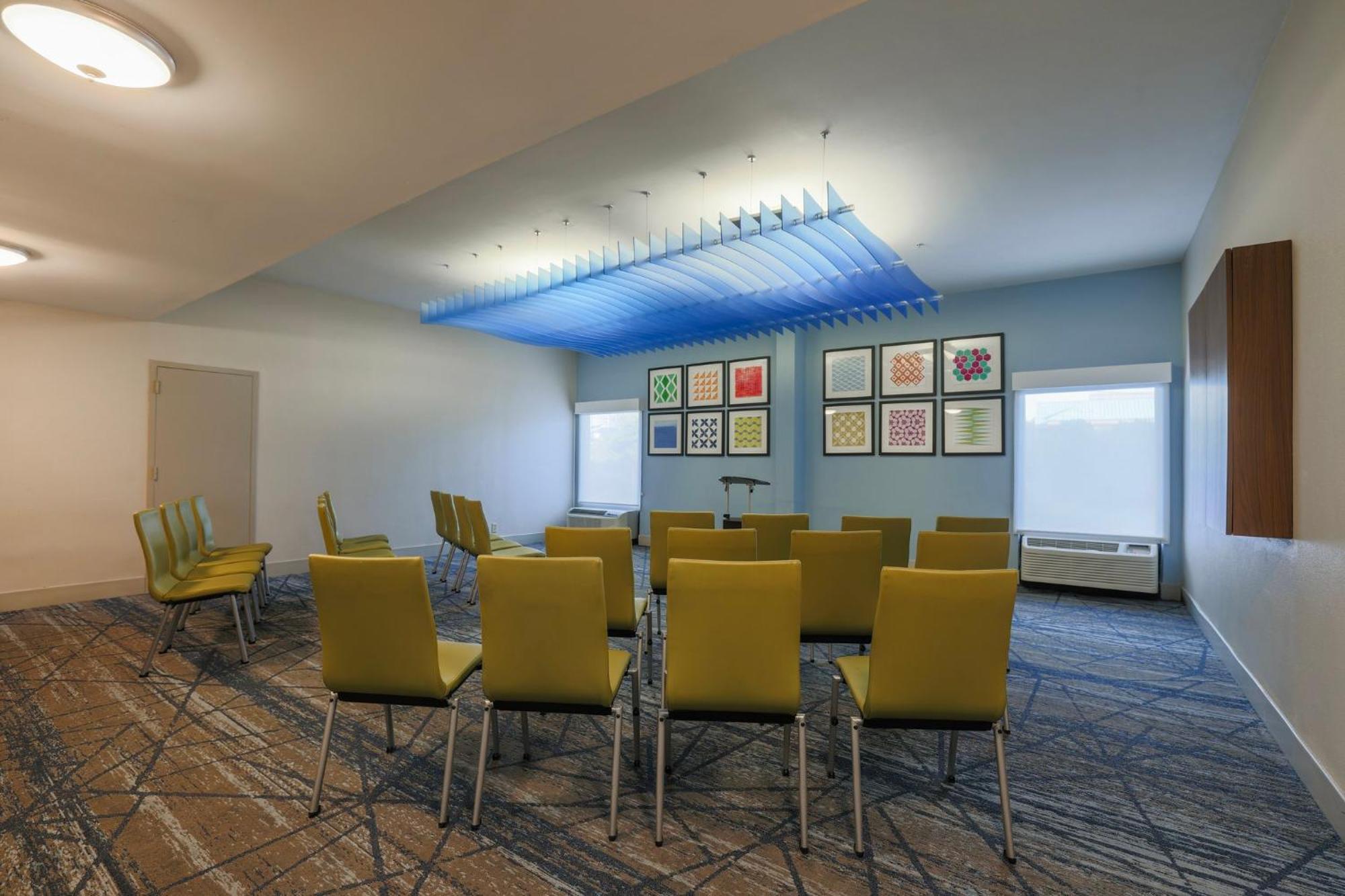Holiday Inn Express Burlington By Ihg Exteriör bild