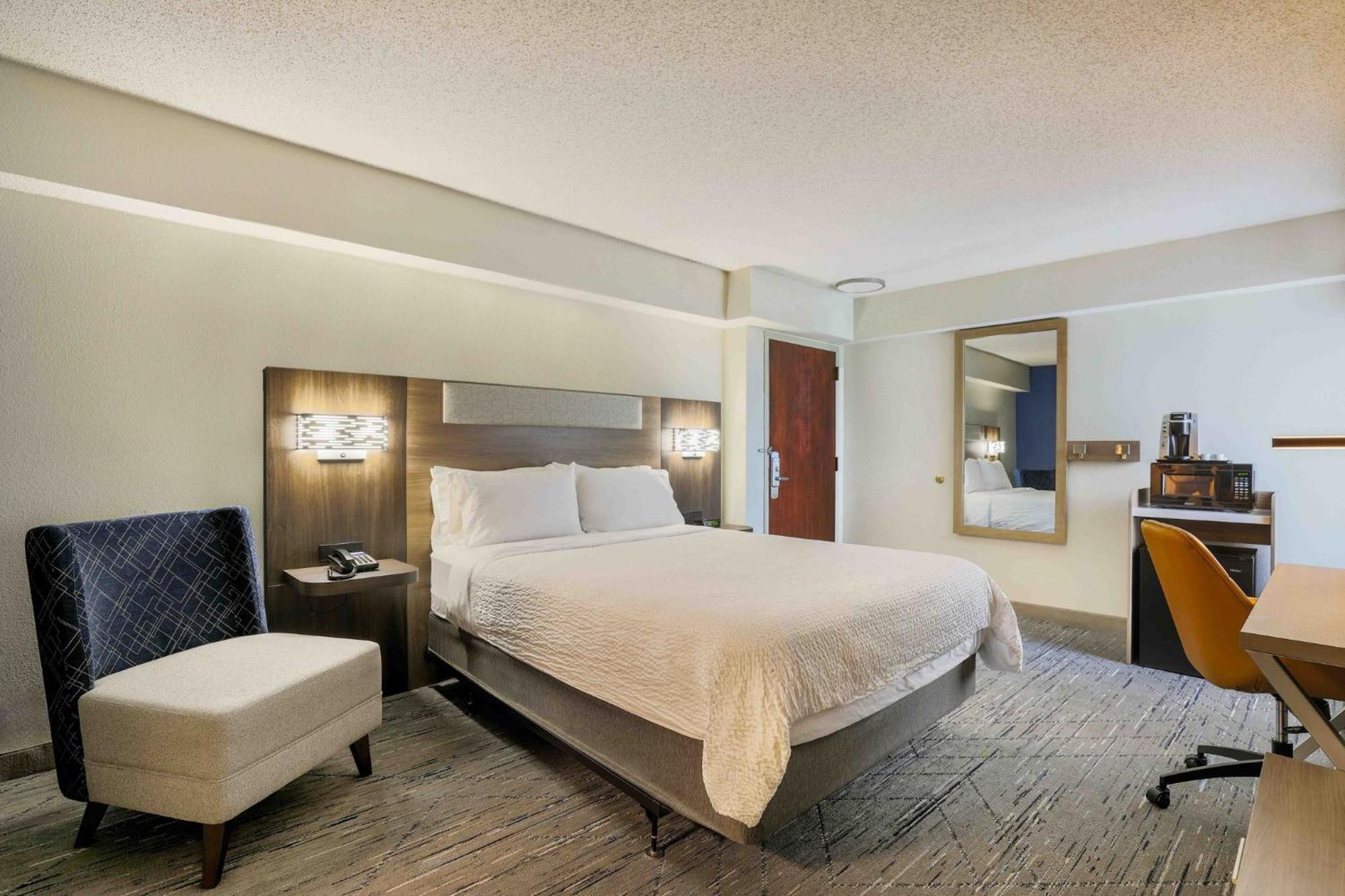 Holiday Inn Express Burlington By Ihg Exteriör bild